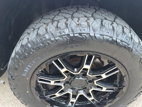 Used 2017 Chevrolet Silverado 1500 LT w/ Texas Edition RWD image 16