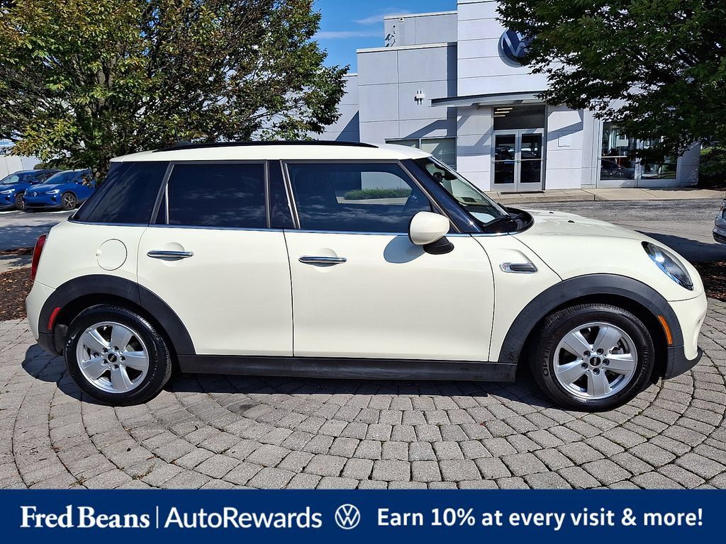 Used 2021 MINI Cooper 4-Door Hardtop w/ Storage Package FWD image 11