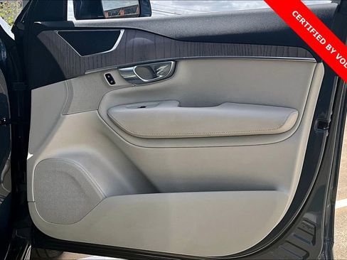 Certified 2023 Volvo XC90 B6 Plus image 24