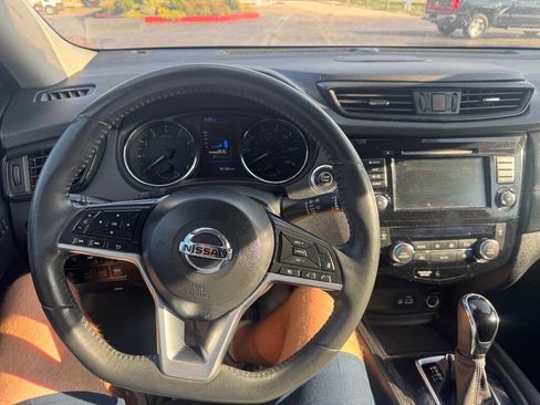 Used 2018 Nissan Rogue S image 15
