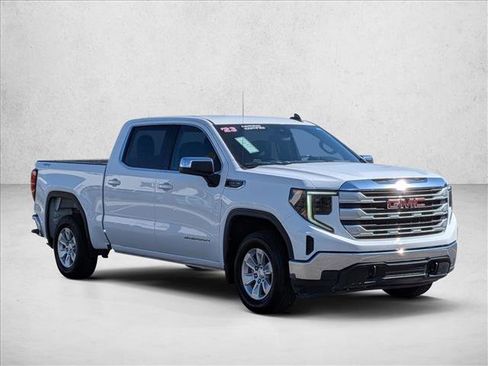 Used 2022 GMC Sierra 1500 SLE image 3