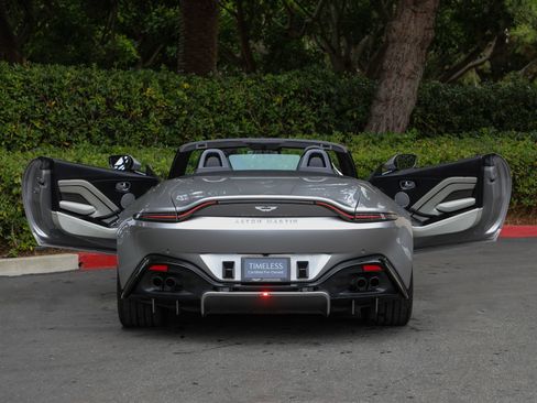Used 2023 Aston Martin V8 Vantage Roadster RWD image 8