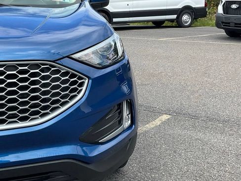 Used 2024 Ford Edge SEL w/ Convenience Package AWD/4WD image 2