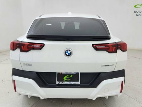 Used 2025 BMW X2 xDrive28i AWD/4WD image 5