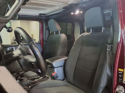 Used 2022 Jeep Gladiator Sport AWD/4WD image 18