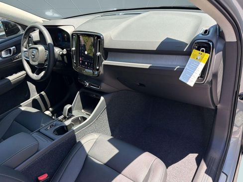 New 2026 Volvo XC40 B5 Core w/ Climate Package AWD/4WD image 31