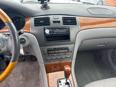 Used 2005 Lexus ES 330 4dr Sdn image 10