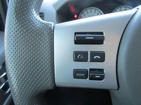 Used 2016 Nissan Frontier Desert Runner image 16