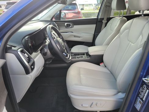 Used 2022 Kia Sorento EX w/ Panoramic Sunroof Package FWD image 23