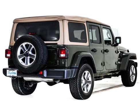 Used 2022 Jeep Wrangler Unlimited Sahara w/ Cold Weather Group AWD/4WD image 7