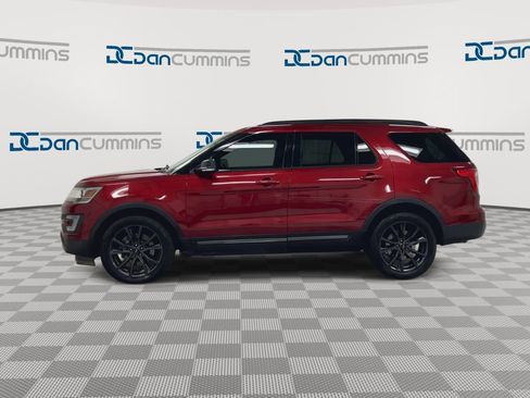 Used 2017 Ford Explorer XLT w/ Equipment Group 202A AWD/4WD image 5