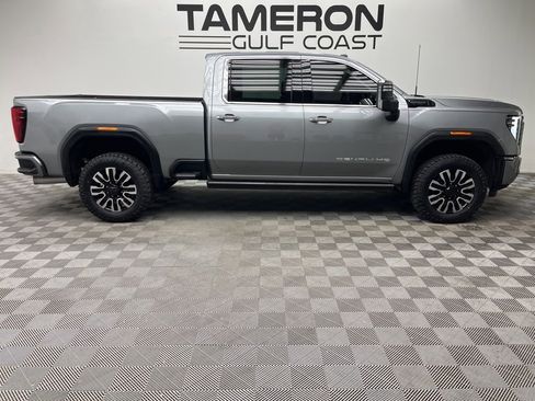 Used 2024 GMC Sierra 2500 Denali Ultimate w/ Max Trailering Package AWD/4WD image 4
