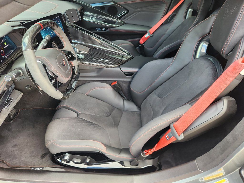 Used 2024 Chevrolet Corvette Z06 w/ Z07 Performance Package RWD image 13