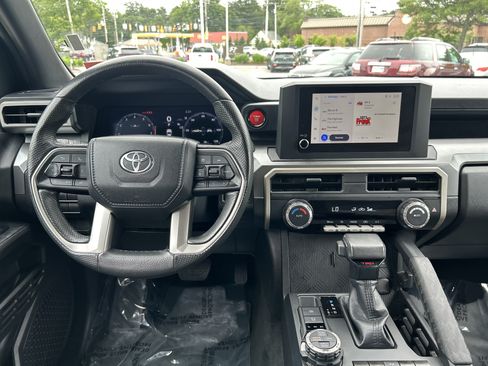 Used 2024 Toyota Tacoma TRD Off-Road AWD/4WD image 19