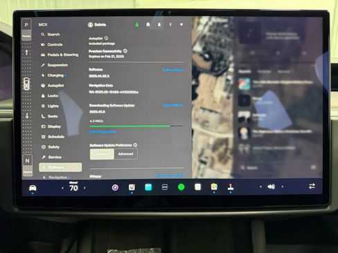 Used 2025 Tesla Model X image 24