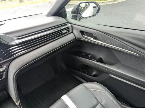 Certified 2025 Toyota Camry SE FWD image 17