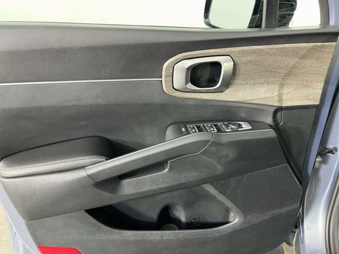 Used 2022 Kia Sorento EX FWD image 25