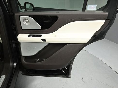 Certified 2023 Lincoln Aviator Black Label image 28