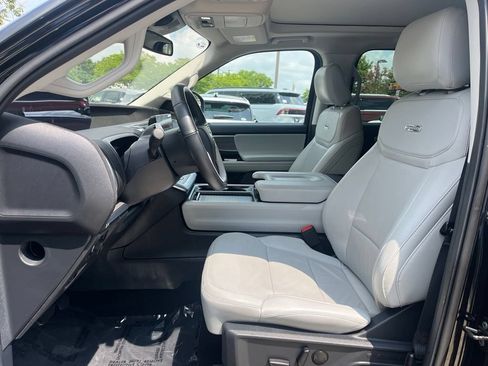 Used 2025 Ford Expedition Max Platinum AWD/4WD image 23
