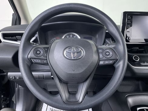 Used 2020 Toyota Corolla LE FWD image 13