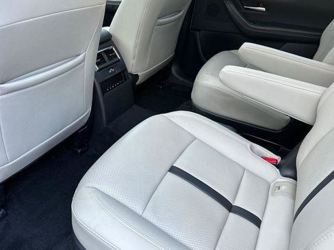 Certified 2025 MAZDA CX-90 3.3 Turbo w/ Preferred Package image 12