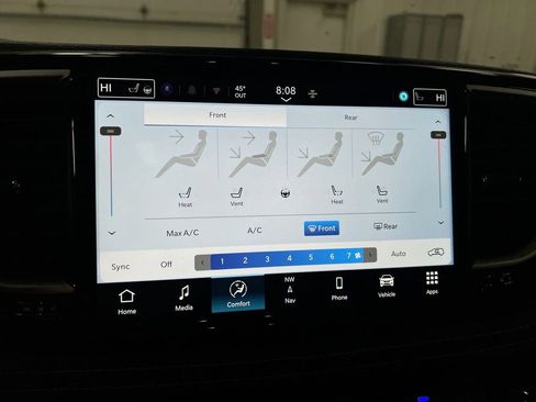 New 2026 Chrysler Pacifica Limited FWD image 17