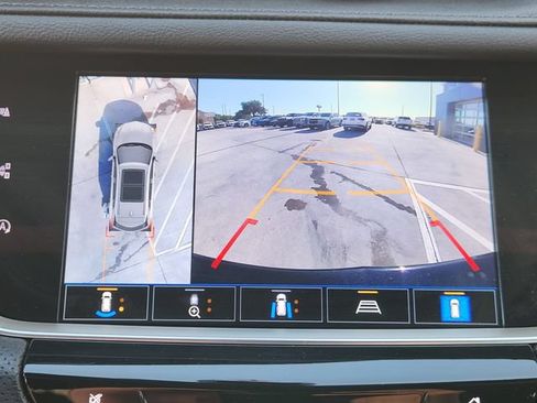 Used 2023 Cadillac XT5 Sportv w/ Technology Package AWD/4WD image 19