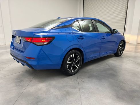 Used 2025 Nissan Sentra SV FWD image 9
