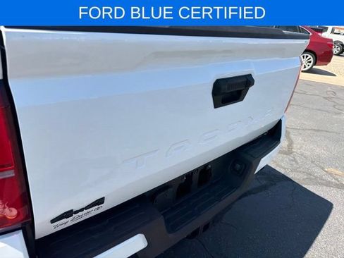 Used 2024 Toyota Tacoma TRD Sport AWD/4WD image 31