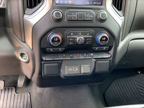 Used 2021 Chevrolet Silverado 1500 LT AWD/4WD image 32