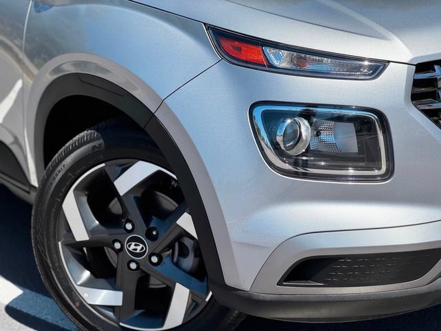 Used 2025 Hyundai Venue SEL FWD image 23