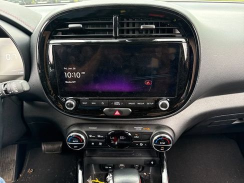 Used 2023 Kia Soul GT-Line FWD image 27