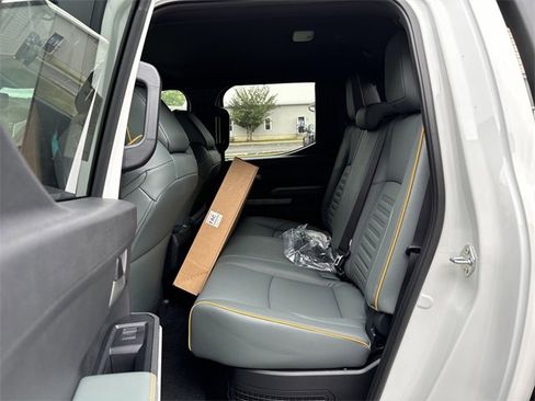 Certified 2025 Toyota Tacoma Trailhunter image 12