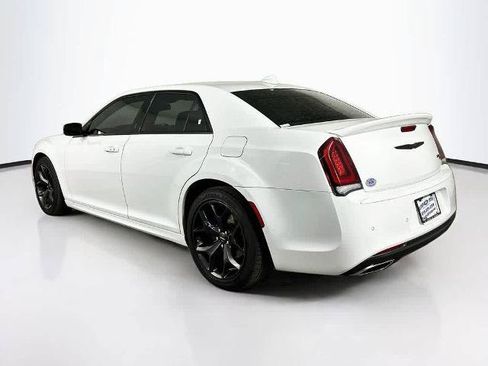 Used 2021 Chrysler 300 S w/ S Model Appearance Package RWD image 4