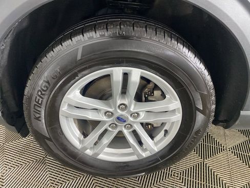 Used 2022 Ford Explorer XLT w/ Equipment Group 202A image 26