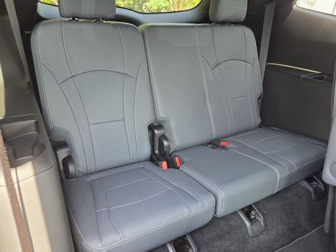 Certified 2023 Buick Enclave Essence FWD image 15