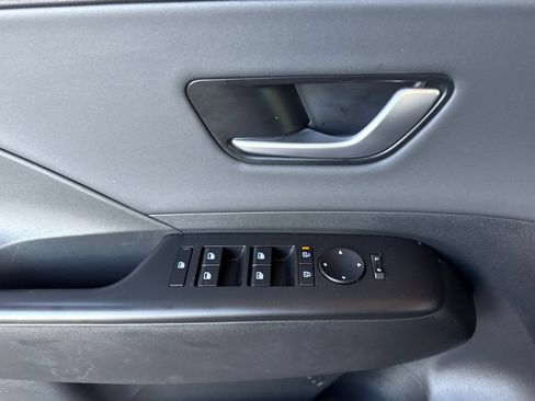 Used 2024 Hyundai Kona Limited AWD/4WD image 12