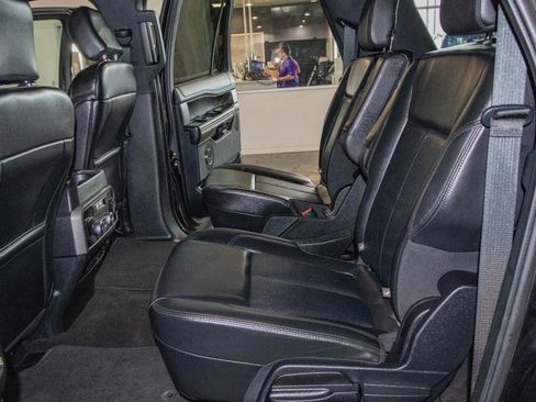 Used 2020 Ford Expedition Max XLT w/ Equipment Group 202A AWD/4WD image 15