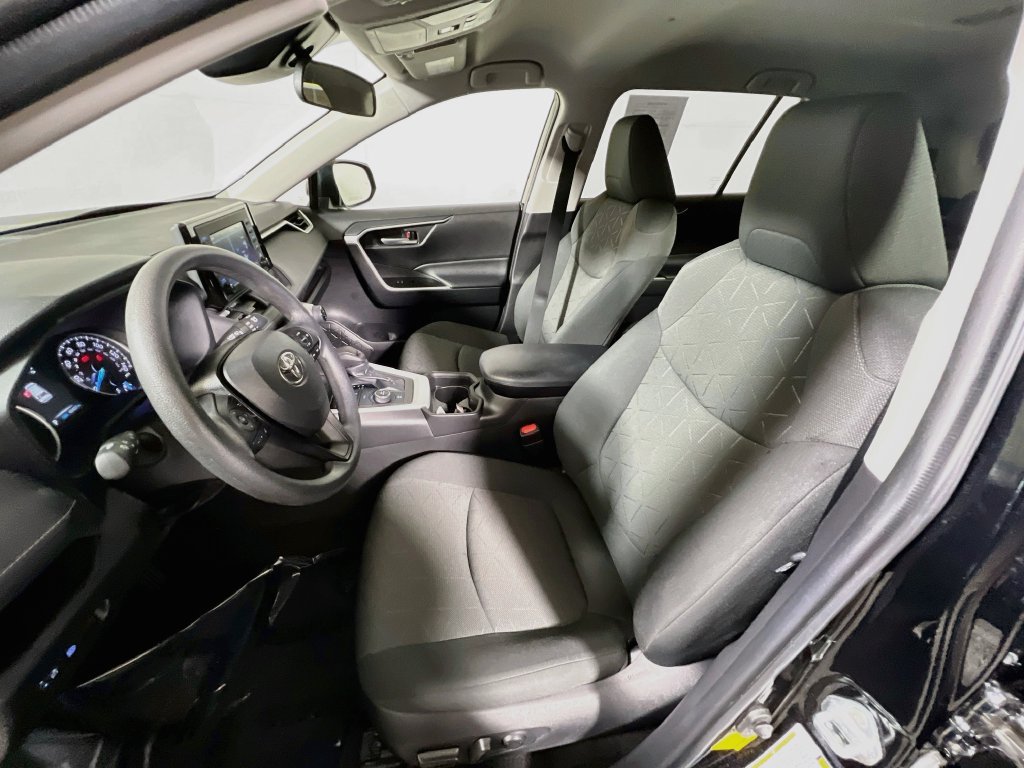 Certified 2021 Toyota RAV4 XLE AWD/4WD image 17