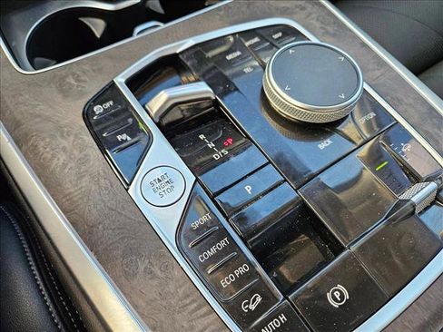 Used 2023 BMW X7 xDrive40i w/ Premium Package image 14