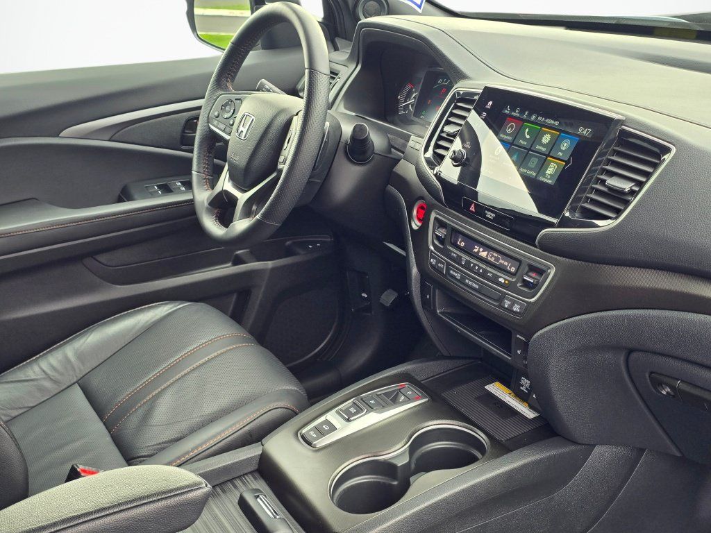 Used 2023 Honda Passport TrailSport image 28