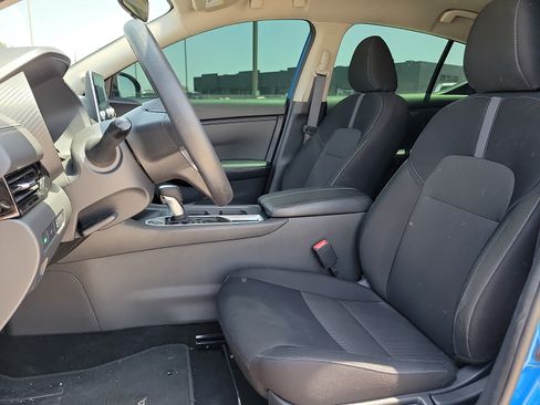 Used 2025 Nissan Sentra SV FWD image 12