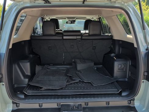 Certified 2022 Toyota 4Runner TRD Off-Road Premium w/ TRD Black Wheel Package (TMS) AWD/4WD image 26