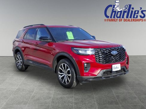 Used 2025 Ford Explorer ST-Line image 2