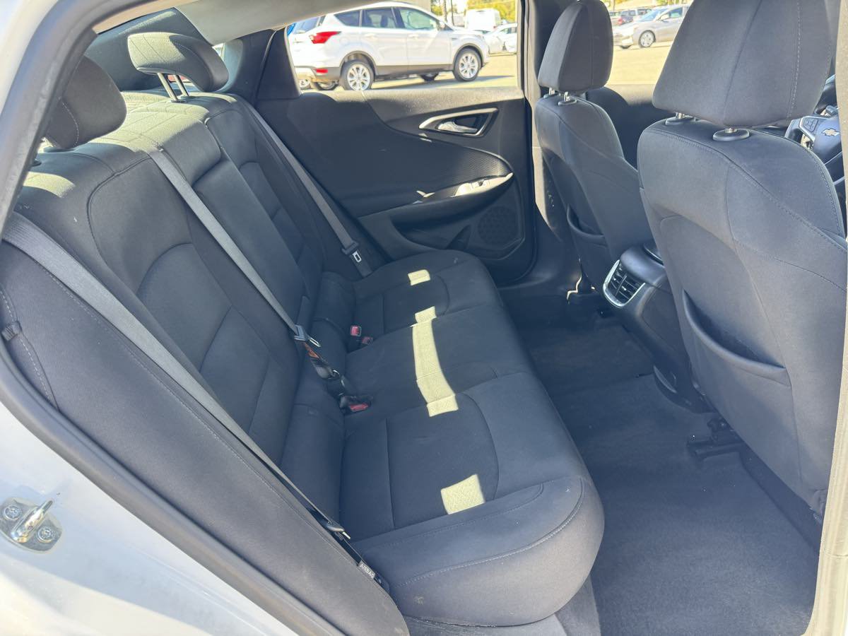 Used 2020 Chevrolet Malibu LT FWD image 15