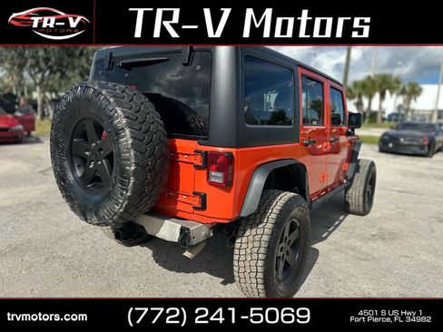 Used 2015 Jeep Wrangler Unlimited Sport w/ Connectivity Group AWD/4WD image 5