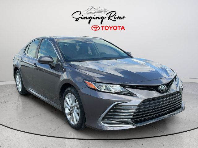 Used 2023 Toyota Camry LE FWD image 1