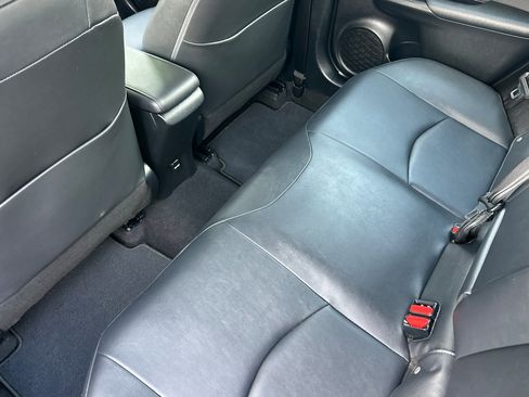 Used 2016 Toyota Prius Four image 12