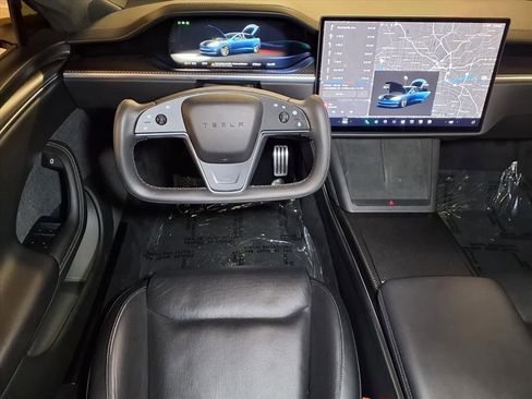 Used 2022 Tesla Model S Plaid image 12