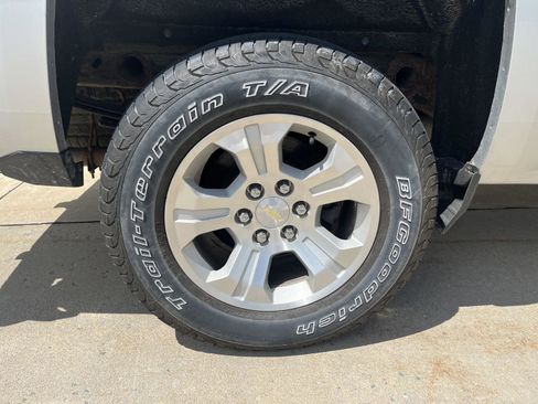 Used 2018 Chevrolet Silverado 1500 LT w/ All Star Edition AWD/4WD image 9